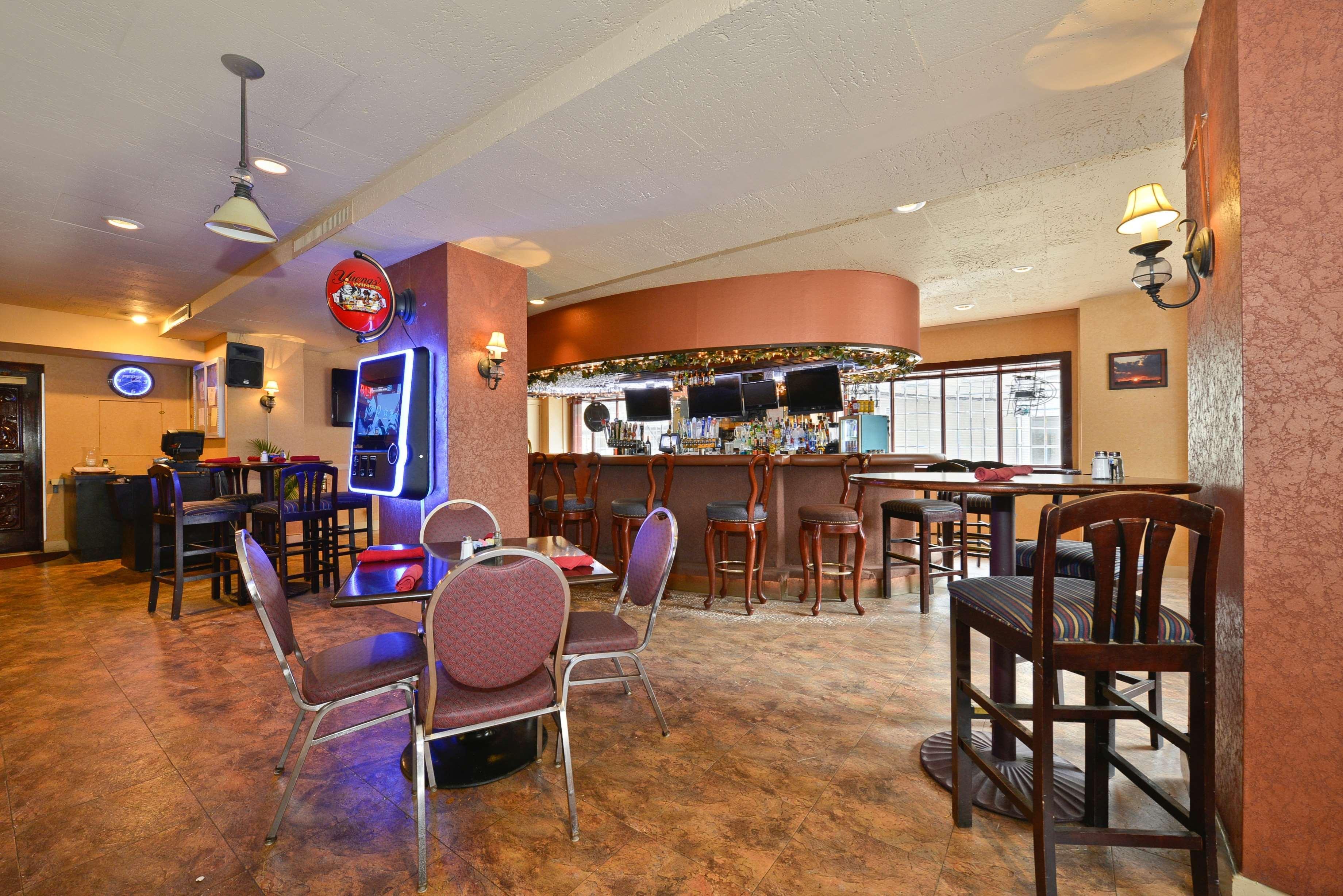Best Western Plus Sidney Lodge Екстериор снимка
