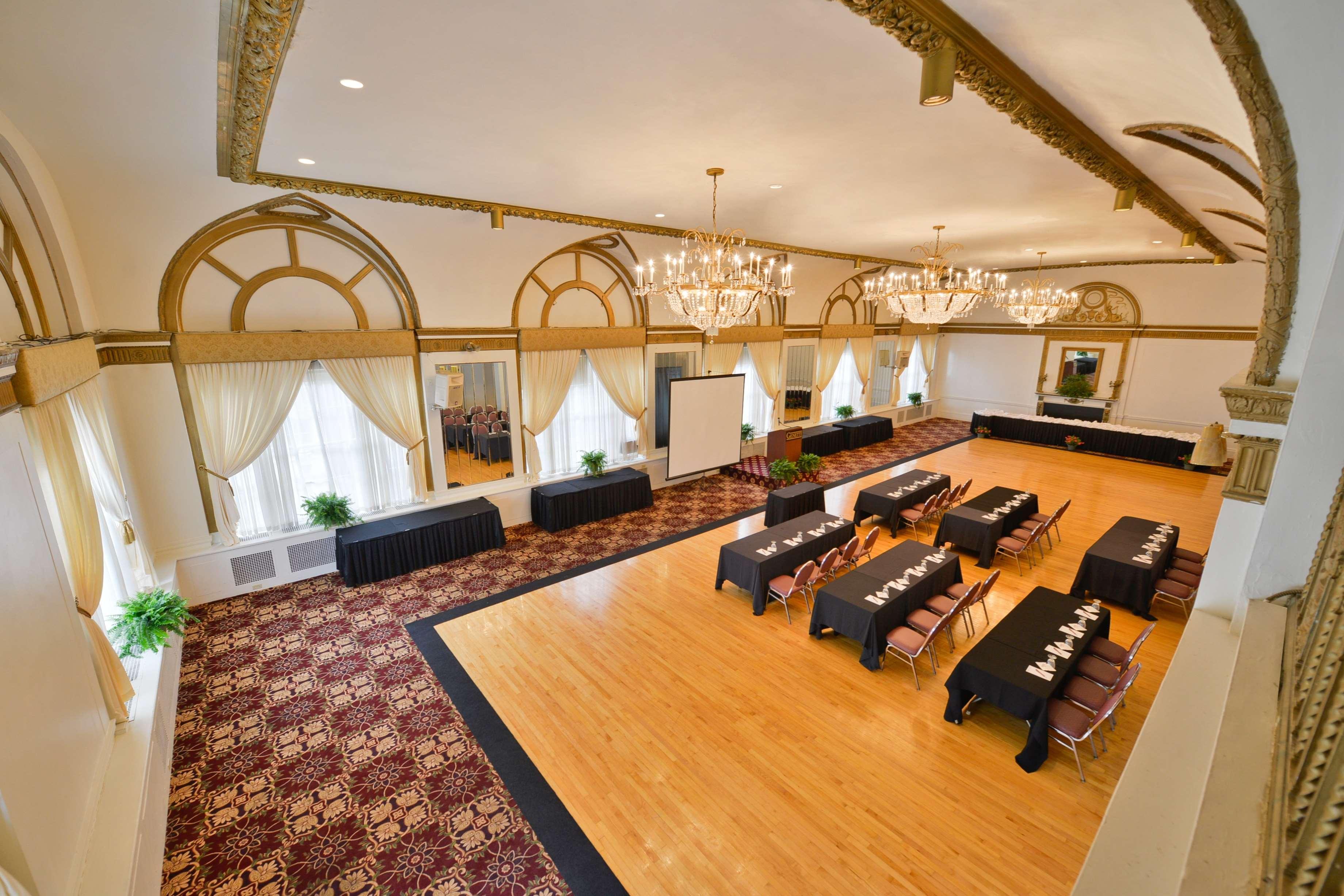 Best Western Plus Sidney Lodge Екстериор снимка