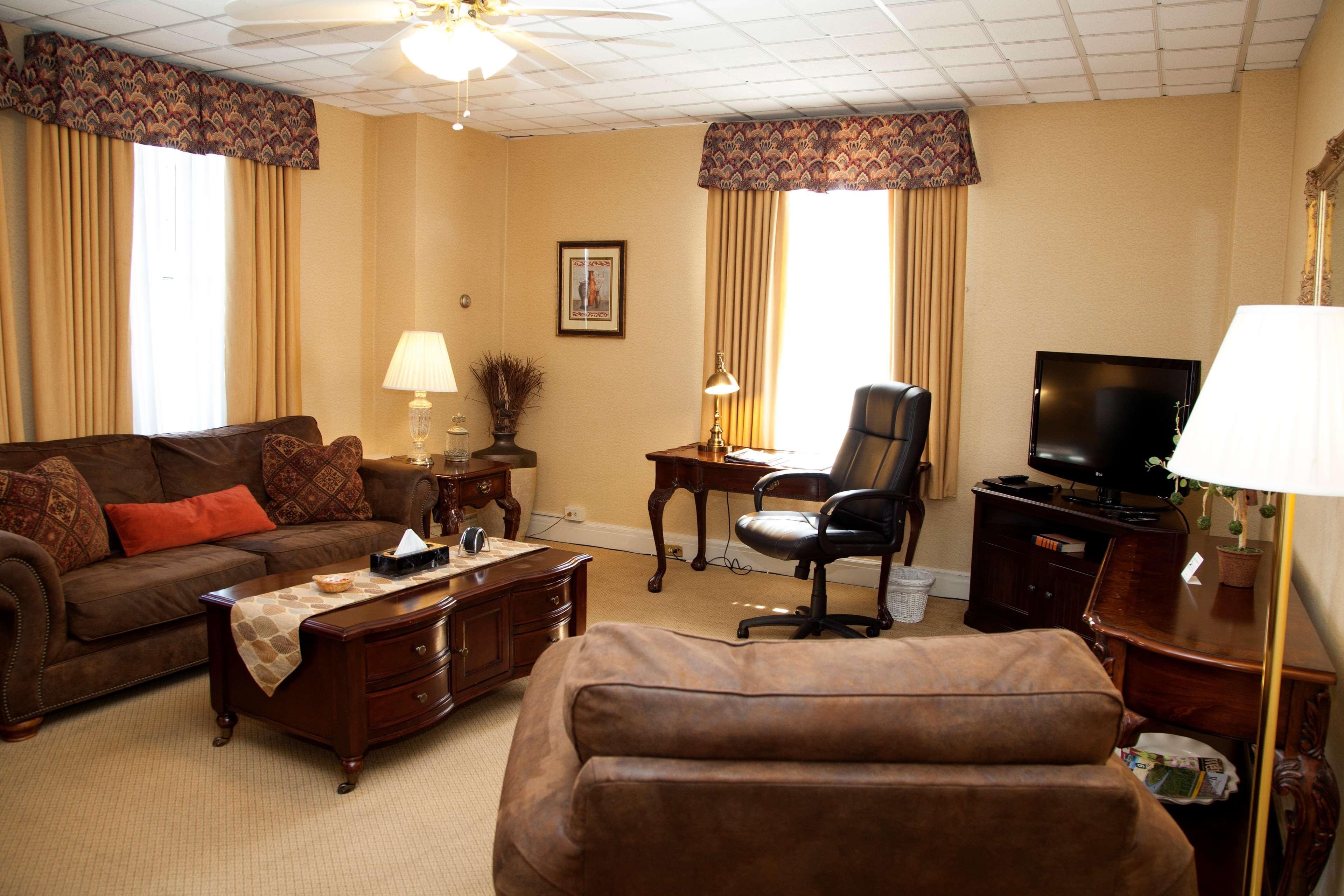 Best Western Plus Sidney Lodge Екстериор снимка