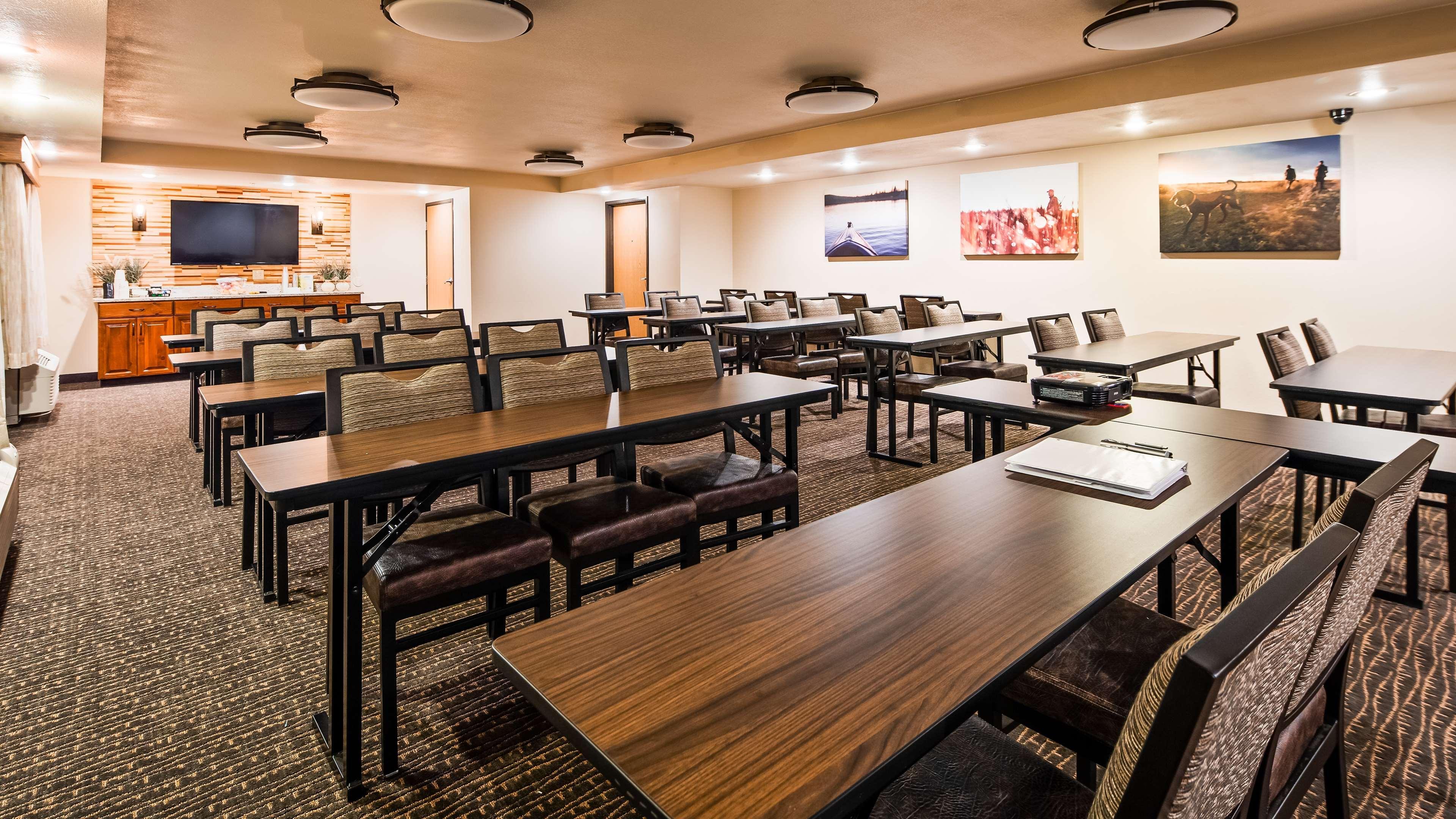 Best Western Plus Sidney Lodge Екстериор снимка