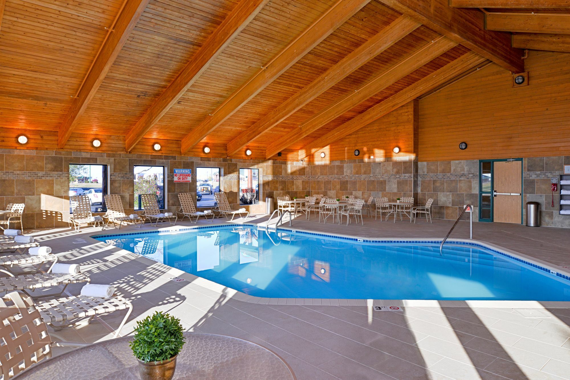 Best Western Plus Sidney Lodge Екстериор снимка